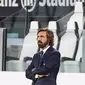 Pelatih Juventus Andrea Pirlo menyaksikan pertandingan sepak bola Serie A antara Juventus dan Sampdoria di Stadion Allianz, Turin, Italia, Minggu (20/9/2020). Juventus menaklukkan Sampdoria dengan skor 3-0.  (Marco Alpozzi/LaPresse via AP)