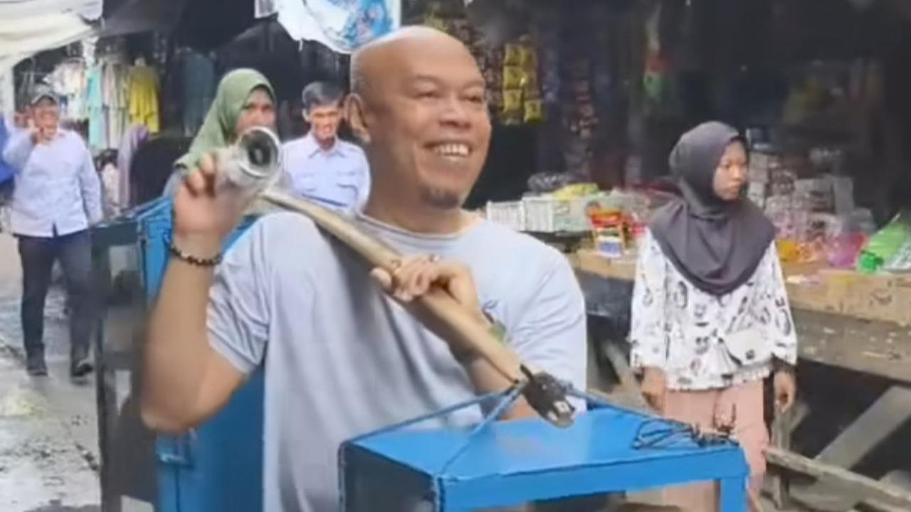 Ingat Edwin Bejo, Begini Kabarnya Sedang Jualan Roti di Pasar Tradisional