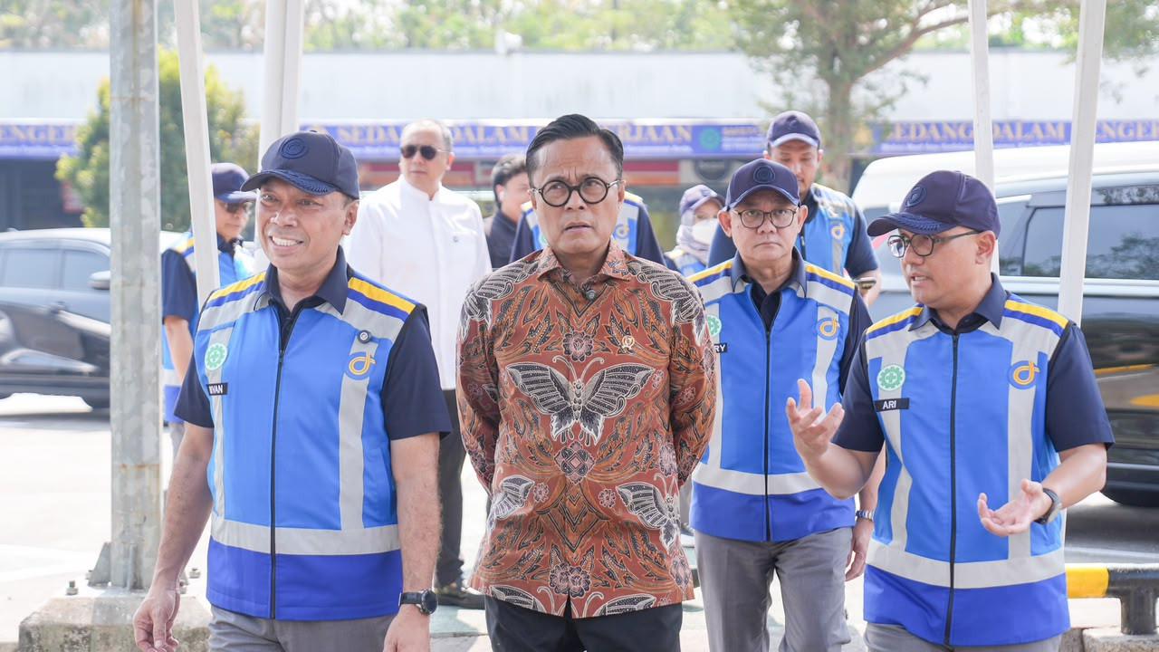 Kepala Badan Pengaturan (BP) BUMN sekaligus COO Danantara Indonesia, Dony Oskaria di Rest Area Jasa Marga. (Dok. Jasa Marga)