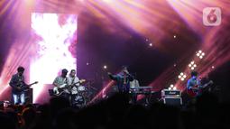 Grup band D'Masiv tampil pada hari kedua BNI Java Jazz Festival 2022 di JIExpo Kemayoran, Jakarta Pusat, Sabtu (28/5/2022). Perhelatan musik BNI Java Jazz Festival 2022 digelar pada 27-29 Mei dengan menampilkan musisi-musisi dari dalam dan luar negeri. (Liputan6.com/Johan Tallo)
