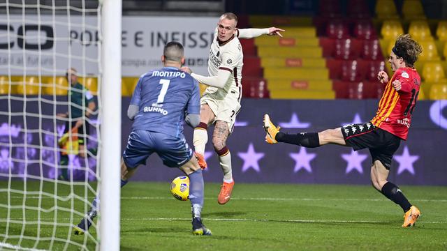 AS Roma Gagal Hancurkan 10 Pemain Benevento