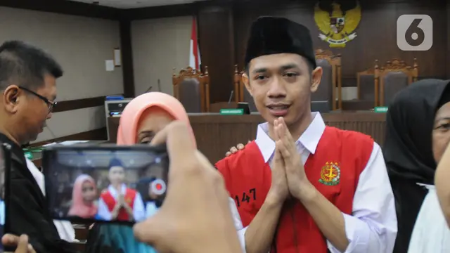 Luthfi Si Pembawa Bendera Jalani Sidang Perdana