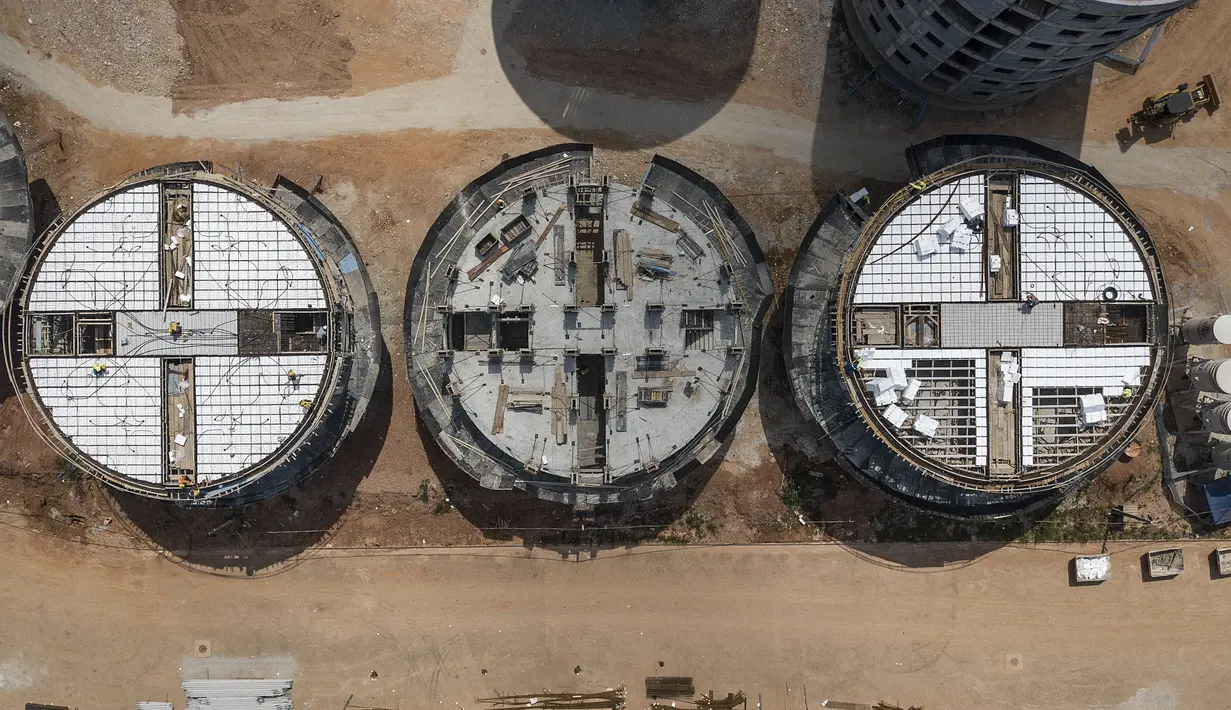 Pemandangan Kondominium Imperio Delamare di lingkungan Heliopolis Sao Paulo, Brasil, Rabu (26/10/2022). Proyek perumahan ini merupakan bagian dari program urbanisasi kumuh Sekretariat Kota Perumahan yang diresmikan pada tahun 2017, di bawah pemerintahan Presiden Michel Temer. (AP Photo/Matias Delacroix)