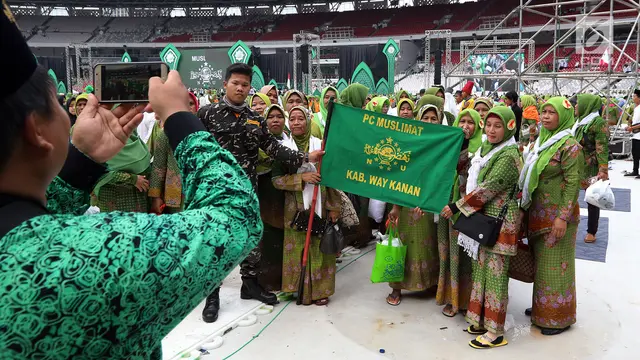 Ribuan Kader Muslimat NU Hijaukan GBK