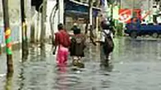 Ancaman banjir air pasang membayangi warga di sejumlah tempat di Kawasan Penjaringan, Jakut menyusul jebolnya tanggul milik PT Pelabuhan Indonesia Dua. 