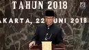 Gubernur DKI Jakarta Anies Baswedan memberi sambutan dalam Malam Resepsi HUT ke-491 Kota Jakarta di Balai Kota Jakarta, Jumat (22/6). Acara tersebut dihadiri oleh para duta besar negara dan sejumlah tokoh. (Liputan6.com/JohanTallo)