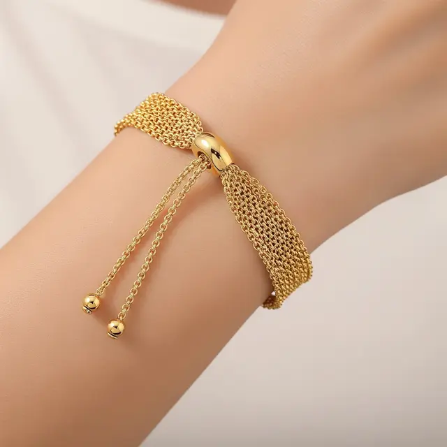 Model Gelang Emas yang Bikin Tangan Terlihat Lebih Slim