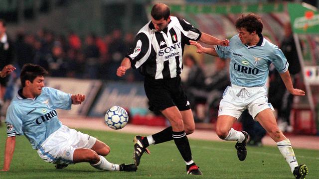 FOTO: Momen Zinedine Zidane Berseragam Juventus