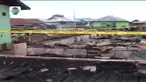 Meminta sumbangan kepada pengguna jalan terpaksa dilakukan para korban kebakaran di Jalan Ternate, Merauke,Papua, Jumat pagi.