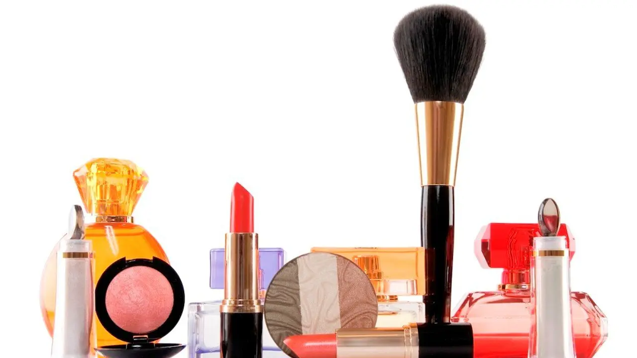 Jangan Tertipu! Ini 7 Perbedaan Makeup Asli dan Palsu