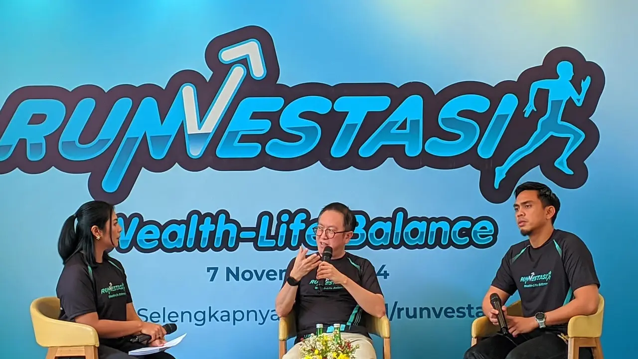EVP Wealth Management BCA, Indrawan B bersama Ironman Triathlon Finisher, Ditto Percussion