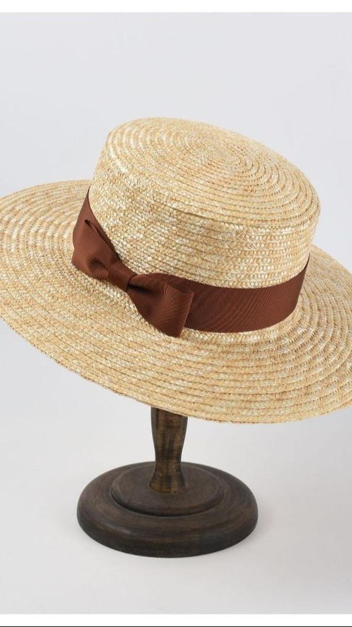 <b>Topi Feodora untuk Look yang Tegas&nbsp;</b>
