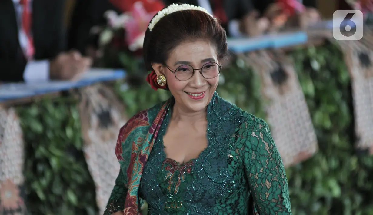 Menteri Kelautan dan Perikanan Susi Pudjiastuti menghadiri pelantikan Presiden dan Wapres 2019 di Gedung MPR/DPR/DPD RI, Senayan, Jakarta, Minggu (20/10/2019). Jokowi-Ma'ruf Amin resmi dilantik sebagai Presiden dan Wapres RI periode 2019-2024. (merdeka.com/Iqbal S. Nugroho)