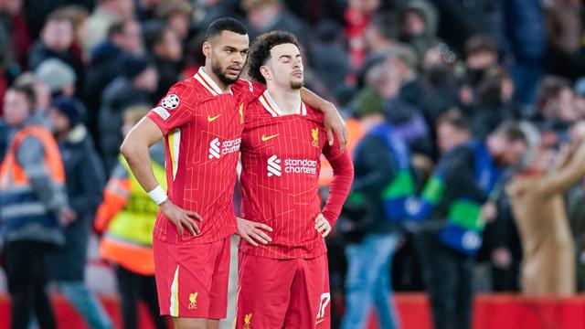 Foto: Kesedihan Pemain Liverpool Setelah Disingkirkan PSG dari Liga Champions, Mohamed Salah Tak Kuasa Menahan Air Mata