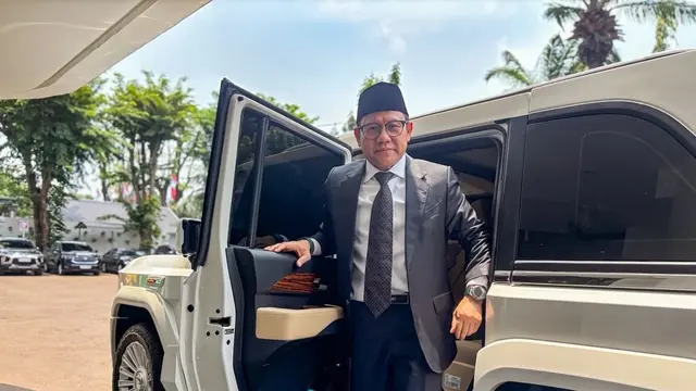 Menteri Koordinator Bidang Pemberdayaan Masyarakat (Menko PM) Abdul Muhaimin Iskandar saat menggunakan Maung Garuda sebagai kendaraan dinas. (Instagram @cakiminow)