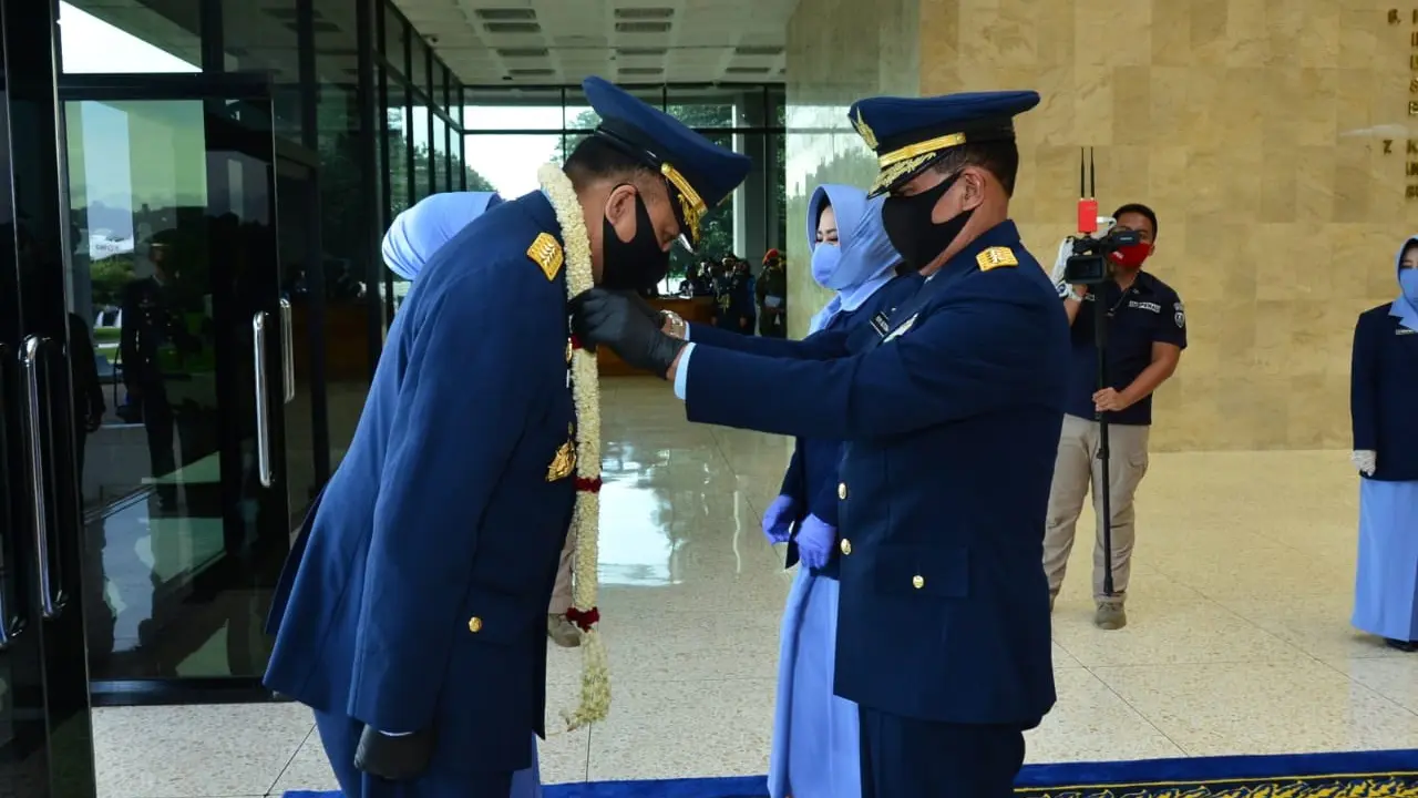 Marsekal TNI Fadjar Prasetyo resmi menggantikan jabatan Kepala Staf Angkatan Udara (KSAU) yang dipegang oleh Marsekal TNI Yuyu Sutisna,