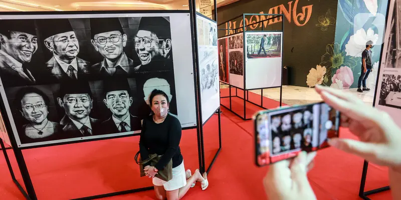 Mengunjungi Pameran Foto Potret 7 Presiden RI