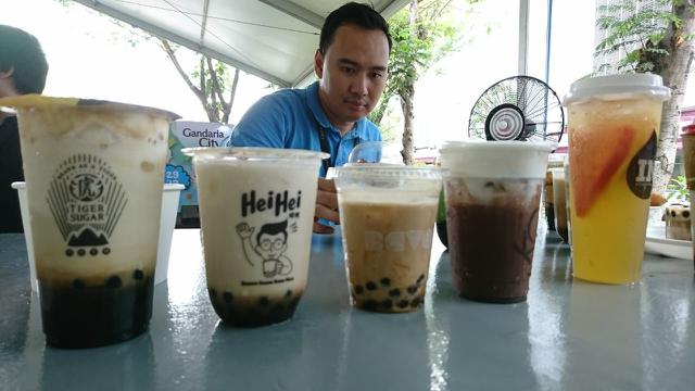 Antrean Panjang demi Cicipi Rupa-Rupa Kreasi Boba