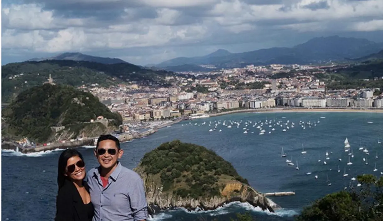 "pemain2 dr kedua team emang jago2 sih, tapi yg gw liat malam itu team Madrid emang solid n kuat semua, bukan cm Ronaldo. Well guys..sebelah2 gw pendukung Barca aja walau mereka kalah mereka akuin kok Madrid malam itu bahaya bgt mainnya."tulis lanjutnya. 