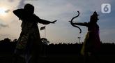 Umat Hindu menampilkan ramayana saat mengikuti parade budaya di Buperta, Cibubur, Jakarta, Selasa (21/3/2023). (Liputan6.com/Herman Zakharia)