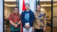 Ketua Umum PSI Kaesang Pangarep, Jurkam bakal calon Helmi Budiman-Yudi Nugraha Lasminingrat (YNL), dalam perhelatan Pemilihan Kepala Daerah (Pilkada) Garut 2024. (Liputan6.com/Jayadi Supriadin)