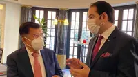 Wakil Presiden RI ke-10 dan 12 Jusuf Kalla usul para ahli medis yang berhasil menemukan obat Corona dan dapat menghentikan pandemi COVID-19 agar diberikan penghargaan saat pertemuan di Roma, Italia, Kamis (22/10/2020). (Tim Komunikasi Jusuf Kalla/JK)