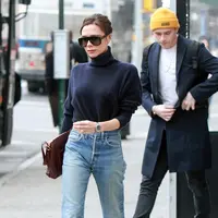 Tidak perlu perawatan khusus untuk menjaga ketahanan celana jeans.