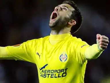 Selebrasi gol striker Villarreal asal Italia Giuseppe Rossi ke gawang Twente di leg pertama perempat final Europa League yang digelar di EL Madrigal, 7 April 2011. AFP PHOTO / JOSE JORDAN 