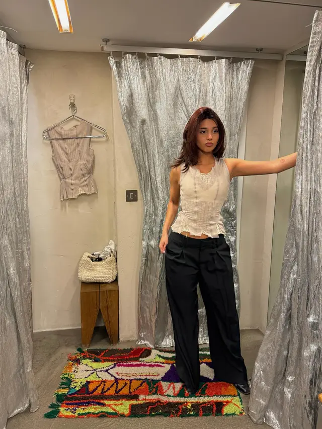 Inspirasi Outfit Katy Esistia Kekasih Ole Romeny (Instagram @katyesistia)