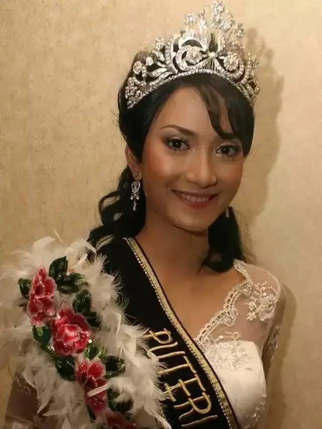 Pesona 6 Istri Vokalis Band di Masa Muda, Cantiknya Dewi Gita Awet