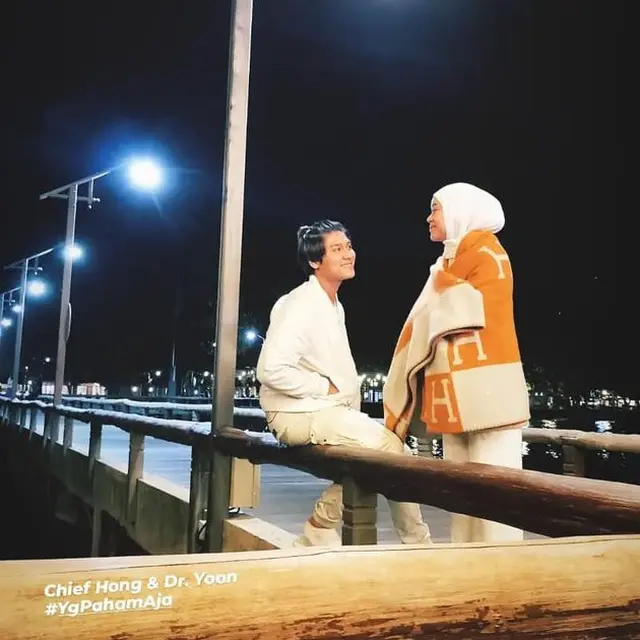 6 Momen Seru Lesti Kejora dan Rizky Billar Baby Moon Ke Pantai Carita