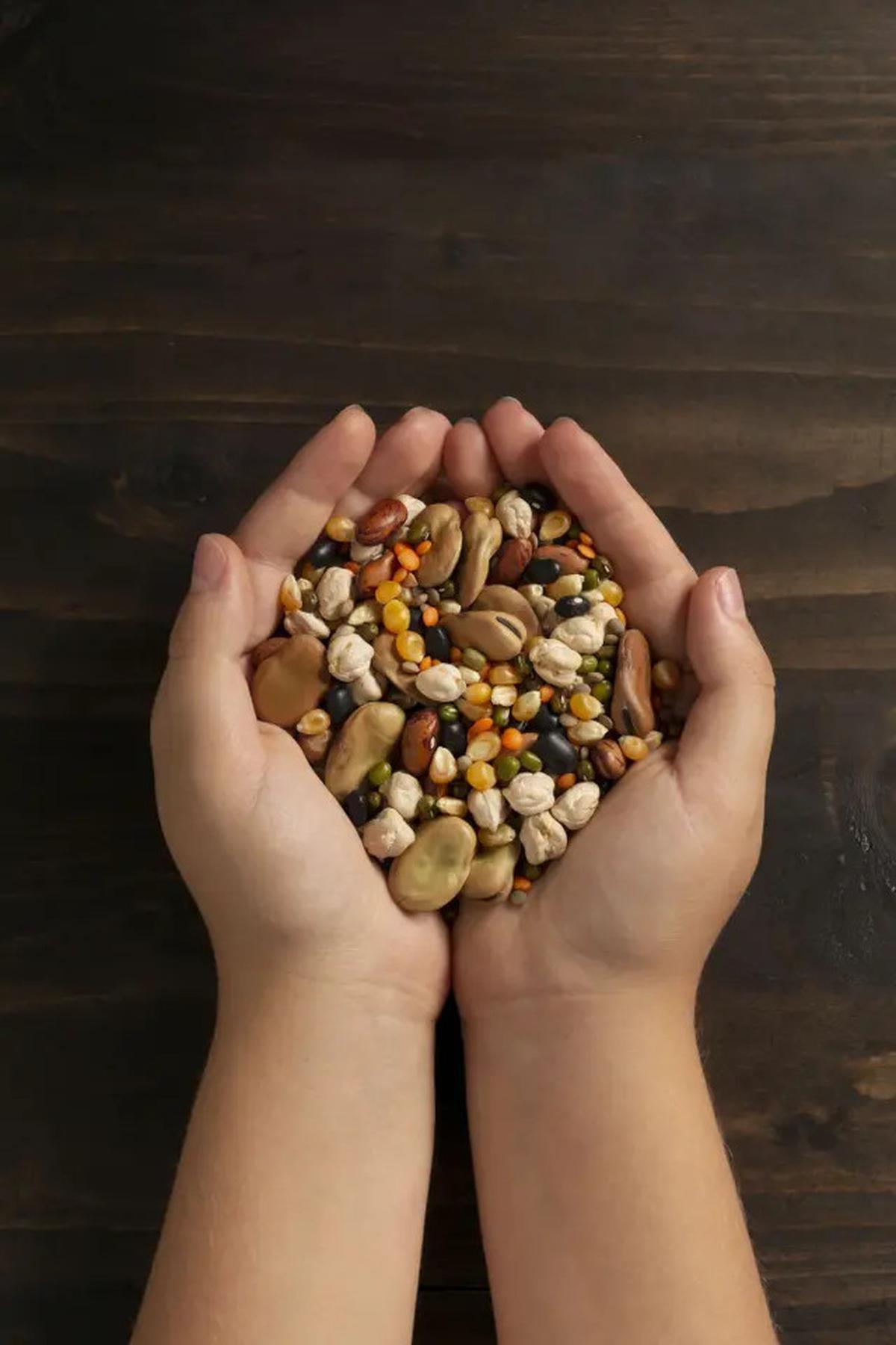 Tips dan Trik Merawat Alis agar Tampak Natural