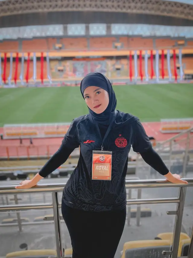 Usai Jalani Umroh, Ini 7 Gaya Jess Amalia yang Tetap Tampil Berhijab