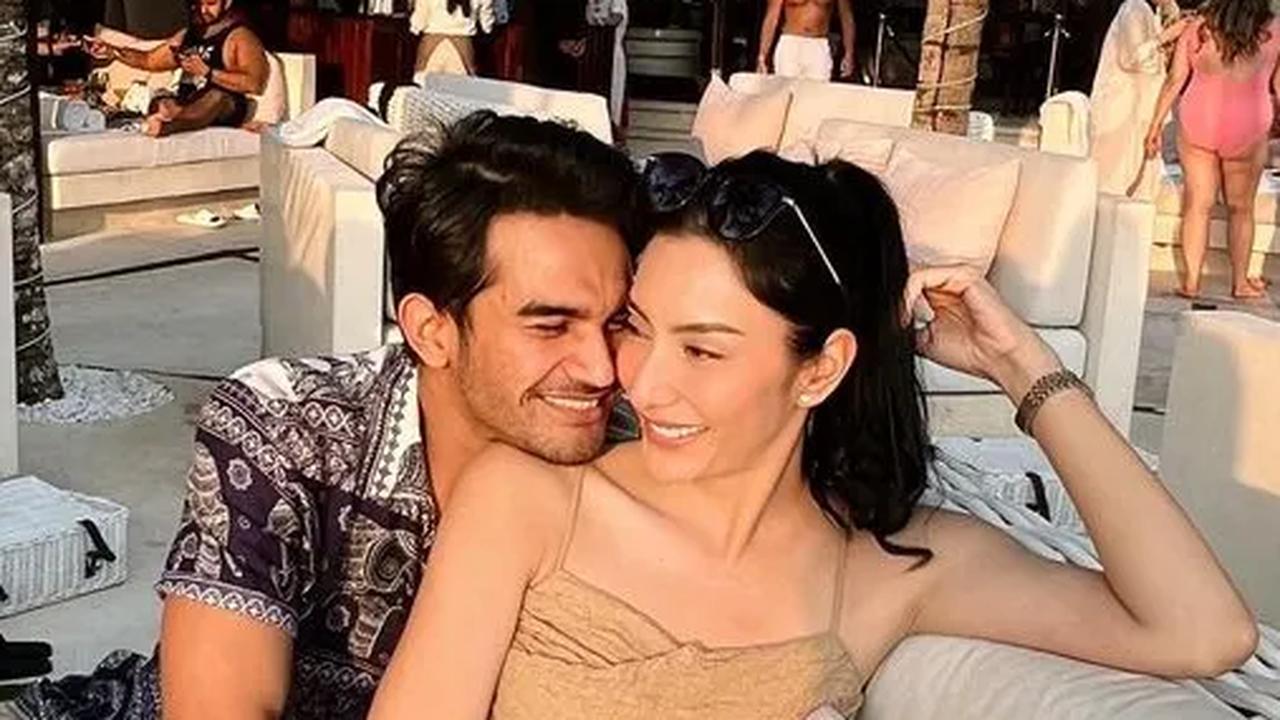 Intip Deretan Momen Mesra Tyas Mirasih dan Tengku Tezi saat Honeymoon, Didoakan Segera Dapat Momongan