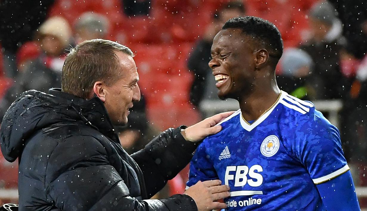 Patson Daka. Striker Zambia 23 tahun yang didatangkan Leicester City dari RB Salzburg di awal musim 2021/2022 ini mencetak quattrick di fase grup Liga Europa saat mengalahkan tuan rumah Spartak Moskow 4-3 (20/10/2021). Total ia mencetak 10 gol dan 4 assist dari 24 laga. (AFP/Natalia Kolesnikova)