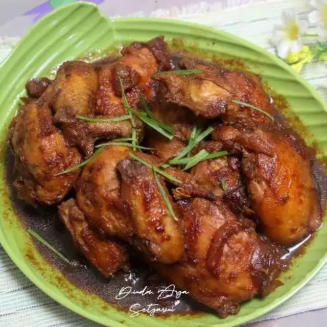 Ayam kecap bawang bombay.