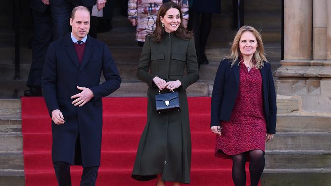 Pangeran William dan Kate Middleton saat royal engagement Bradford, Inggris, Rabu, 15 Januari 2020. (OLI SCARFF / AFP)