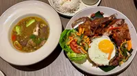 Menu spesial Ramadan dari&nbsp;Markette:&nbsp;Traditional Lamb Tongseng dan&nbsp;Crispy Duck Madura Fried Rice. (Liputan6.com/Asnida Riani)