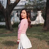 YouTuber Jessica Jane kerap menampilkan OOTD ciri khas masa kini yang menarik perhatian.