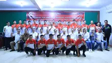 Ketua Umum PP. PBVSI, Komjen Pol (Purn.) Drs. Imam Sudjarwo M.Si, melepas&nbsp;Timnas Voli Putra Indonesia di Padepokan Voli Jenderal Polisi Kunarto, Sentul, Bogor, Rabu (5/7/2023). (dok. PBVSI)