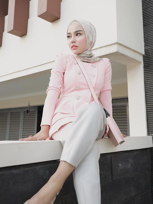 Potret Medina Zein (Sumber: Instagram/@medinazein)