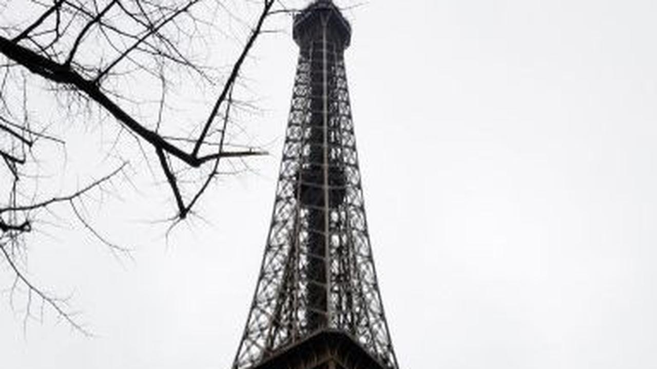 FOTO: Suasana Menara Eiffel Ditutup Buntut Aksi Mogok Pekerja