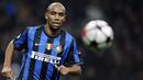 4. Maicon - Pemain yang besar bersama Inter Milan ini mematahkan mitos jika 13 merupakan angka sial. Saat bersama Inter, Maicon tercatat sebagai bek kanan yang handal mencetak gol. Ia telah menyumbangkan 20 gol dan 49 assist selama berkarier di Serie A. (AFP/Filippo Monteforte)