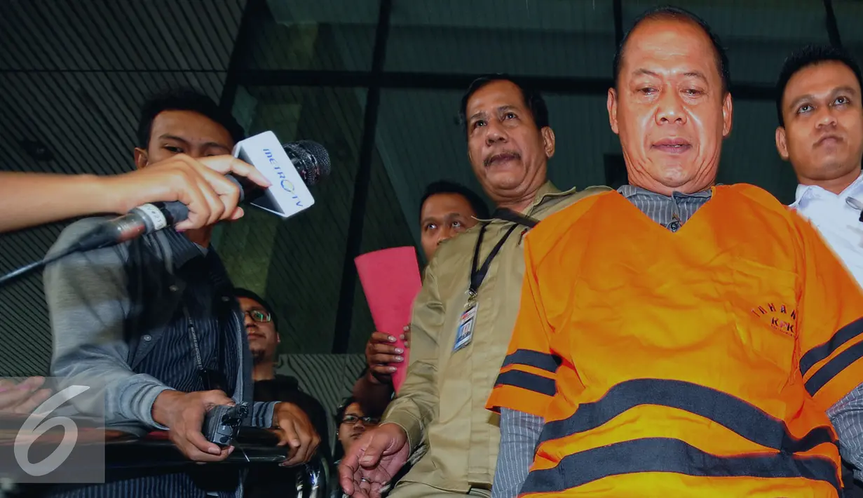 Made Meregawa sebagai tersangka terkait kasus dugaan korupsi pengadaan alat kesehatan Rumah Sakit Khusus Pendidikan penyakit Infeksi dan pariwisata Bali tahun anggaran 2009 , negara mengalami kerugian sekitar Rp7 miliar. (Liputan6.com/Yoppy Renato)