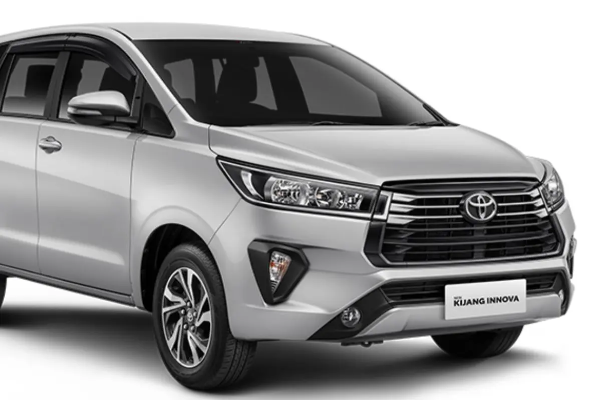Tampilan depan Toyota Innova Reborn Diesel