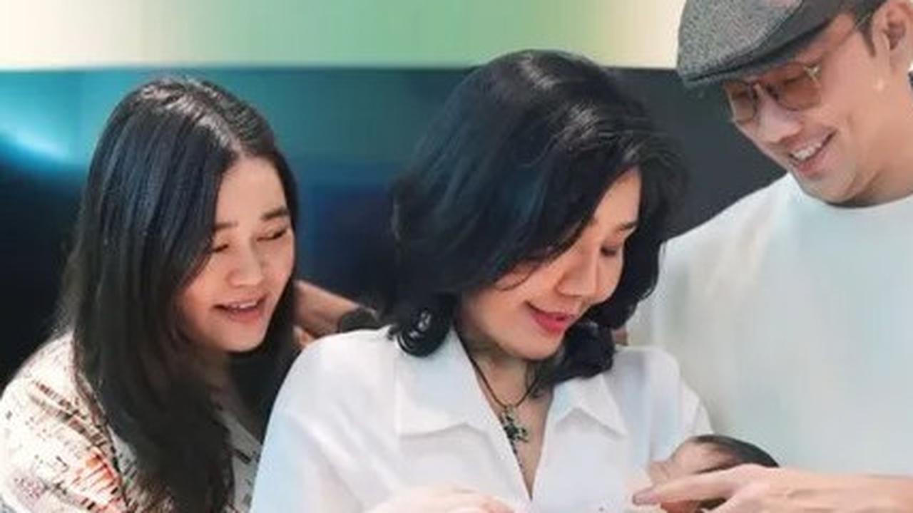 Gemes Banget, ini Potret Terbaru Baby Gabriella Anak Denny Sumargo dan Olivia Allan Lagi 'Ngempeng
