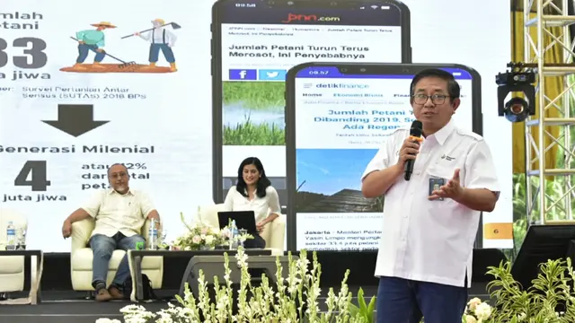 Petrokimia Gresik meresmikan program “Sekolah Makmur” yang ditandai dengan pemberangkatan 30 Taruna Makmur ke berbagai daerah, dari Gresik, Jawa Timur, Jumat (30/9)