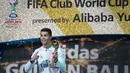 Ronaldo meraih penghargaan Golden Ball usai menjuarai trofi Piala Dunia Antarklub bersama Real Madrid di Yokohama International stadium, Yokohama, Jepang, (18/12/2016). (AFP/Behrouz Mehri)