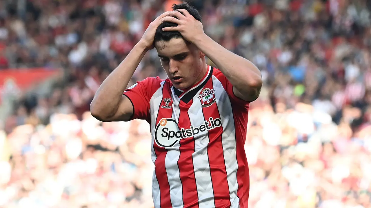 Foto: 5 Pemain Muda di 5 Liga Top Eropa yang Selalu Tampil Musim Ini, termasuk Valentino Livramento Bersama Southampton di Liga Inggris