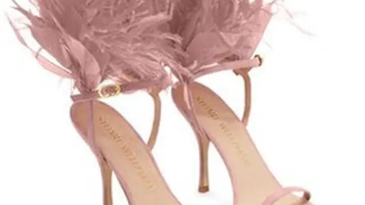 Lihat di sini gaya Pevita Pearce dengan heels Stuart Weitzman. [Dok/Stuart Weitzman].